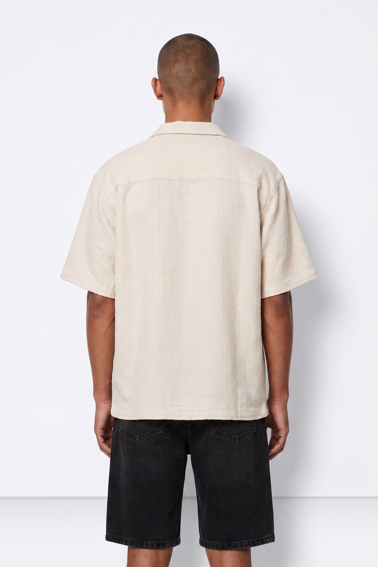 Camisa bege manga curta