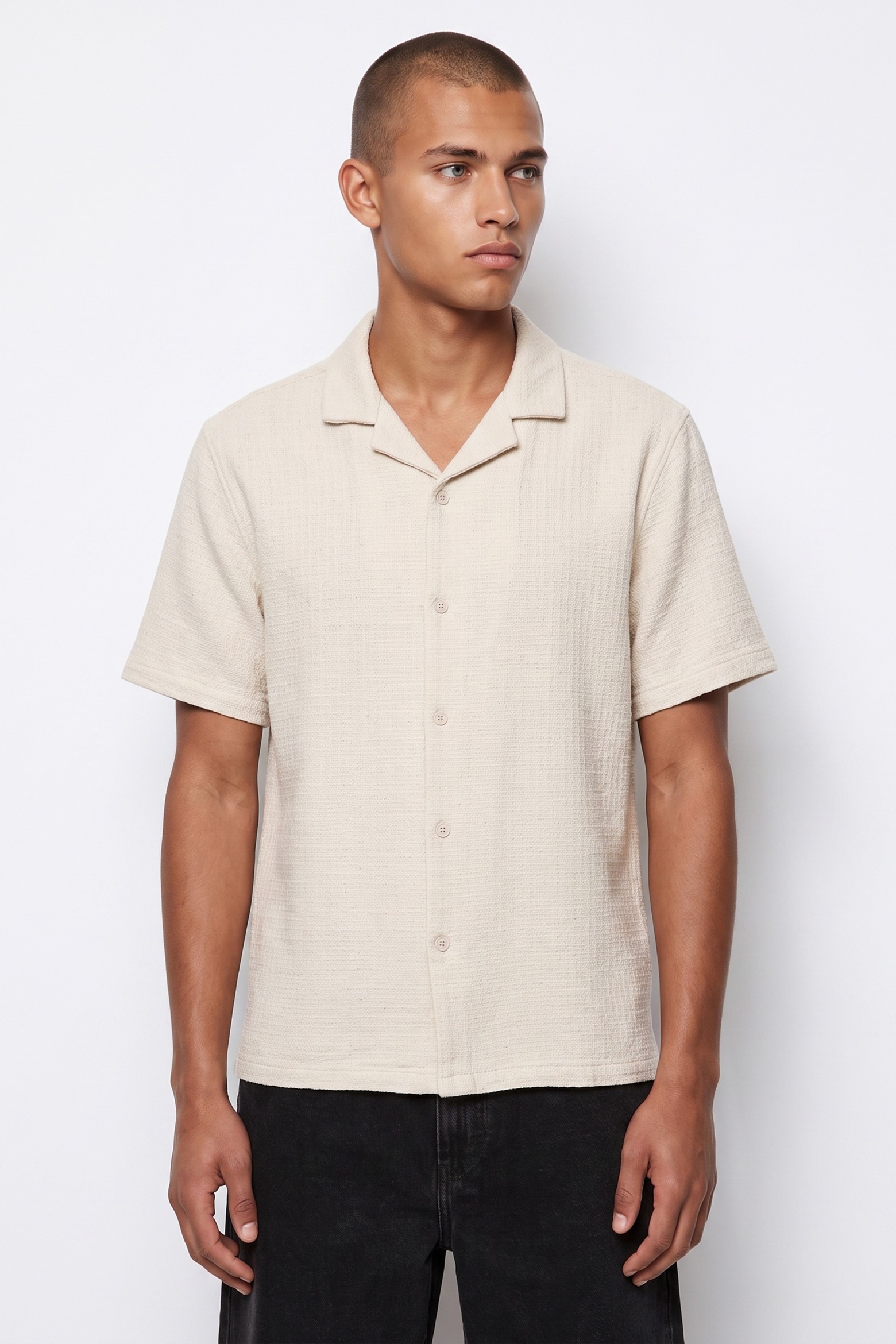 Camisa bege manga curta