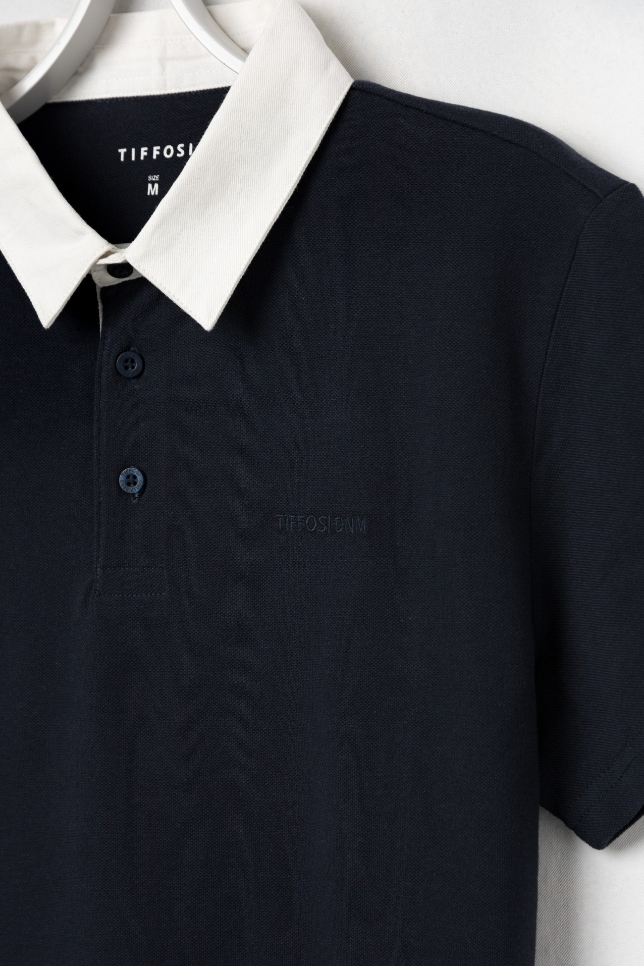 Polo slim azul con contraste