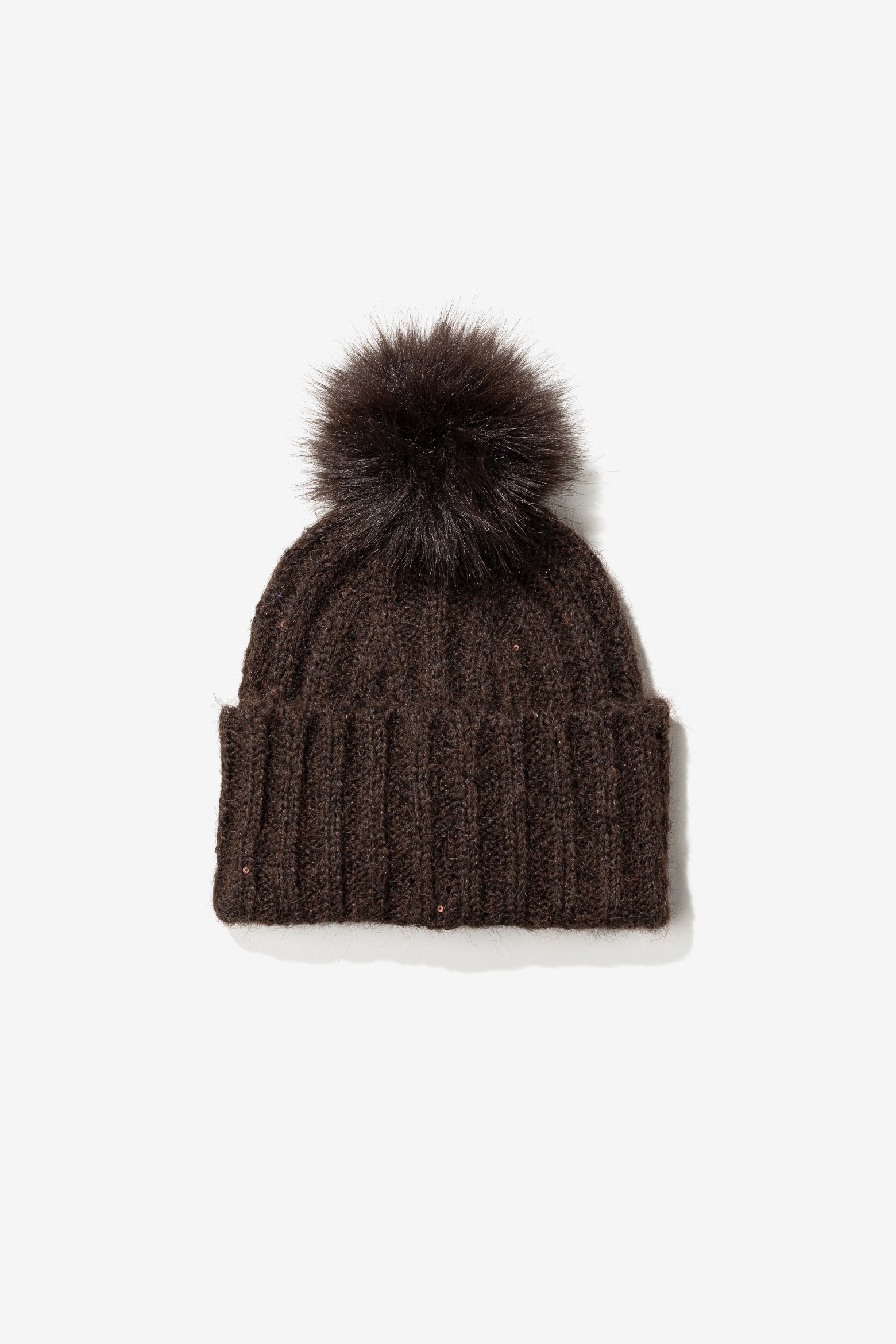 Gorro castanho escuro com pompom