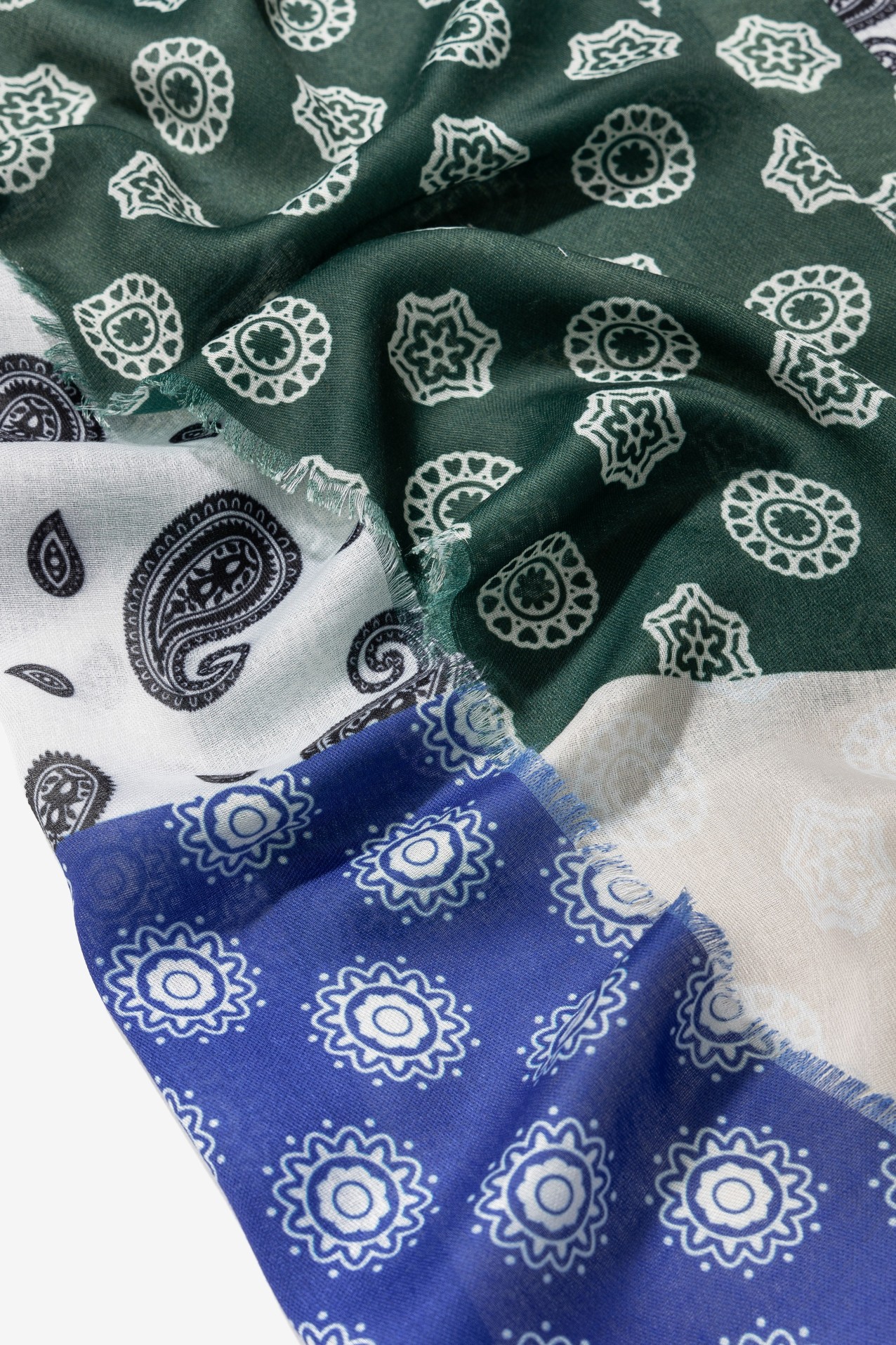Len�o azul com padr�o boho