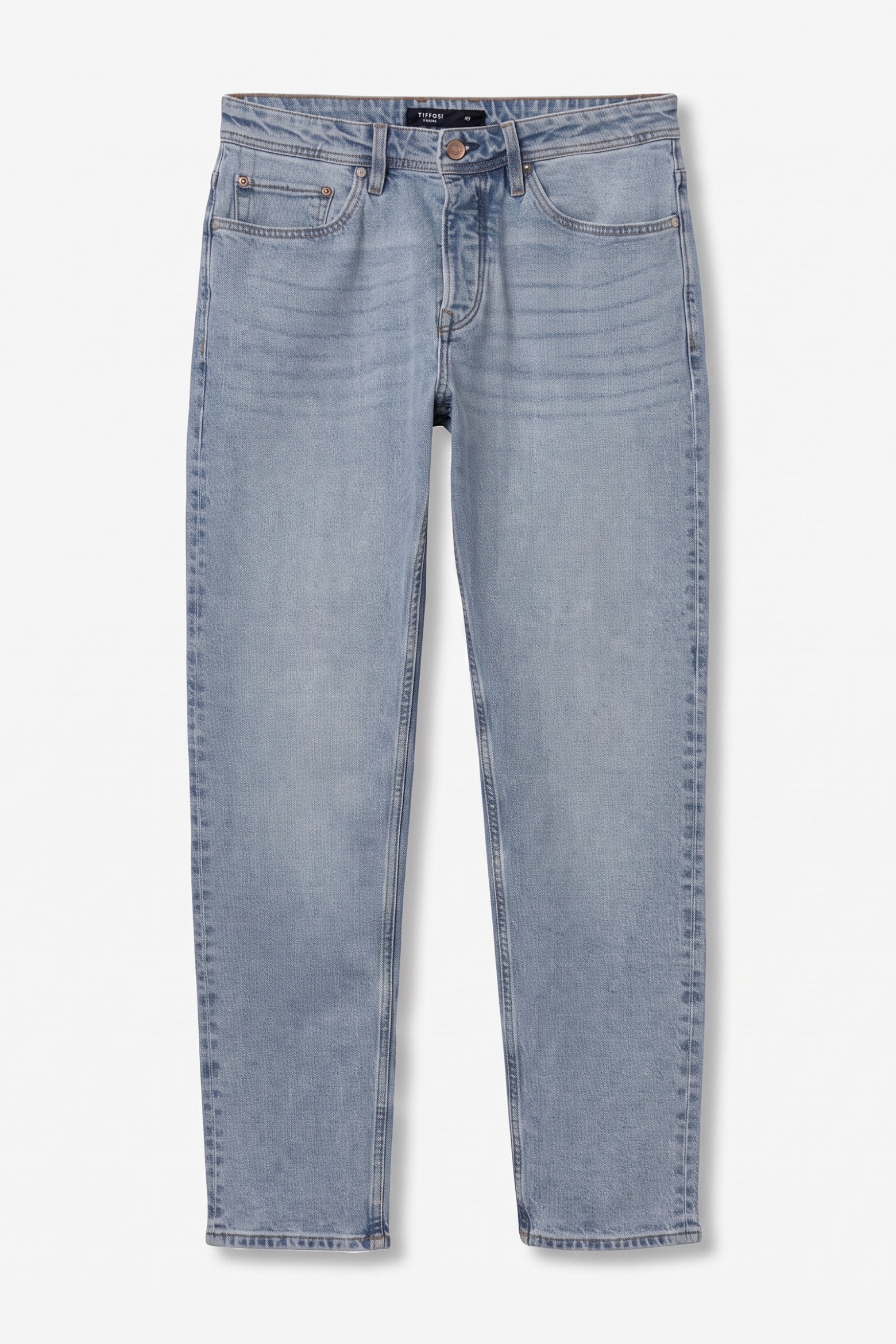 Logan Relaxed Light Jeans