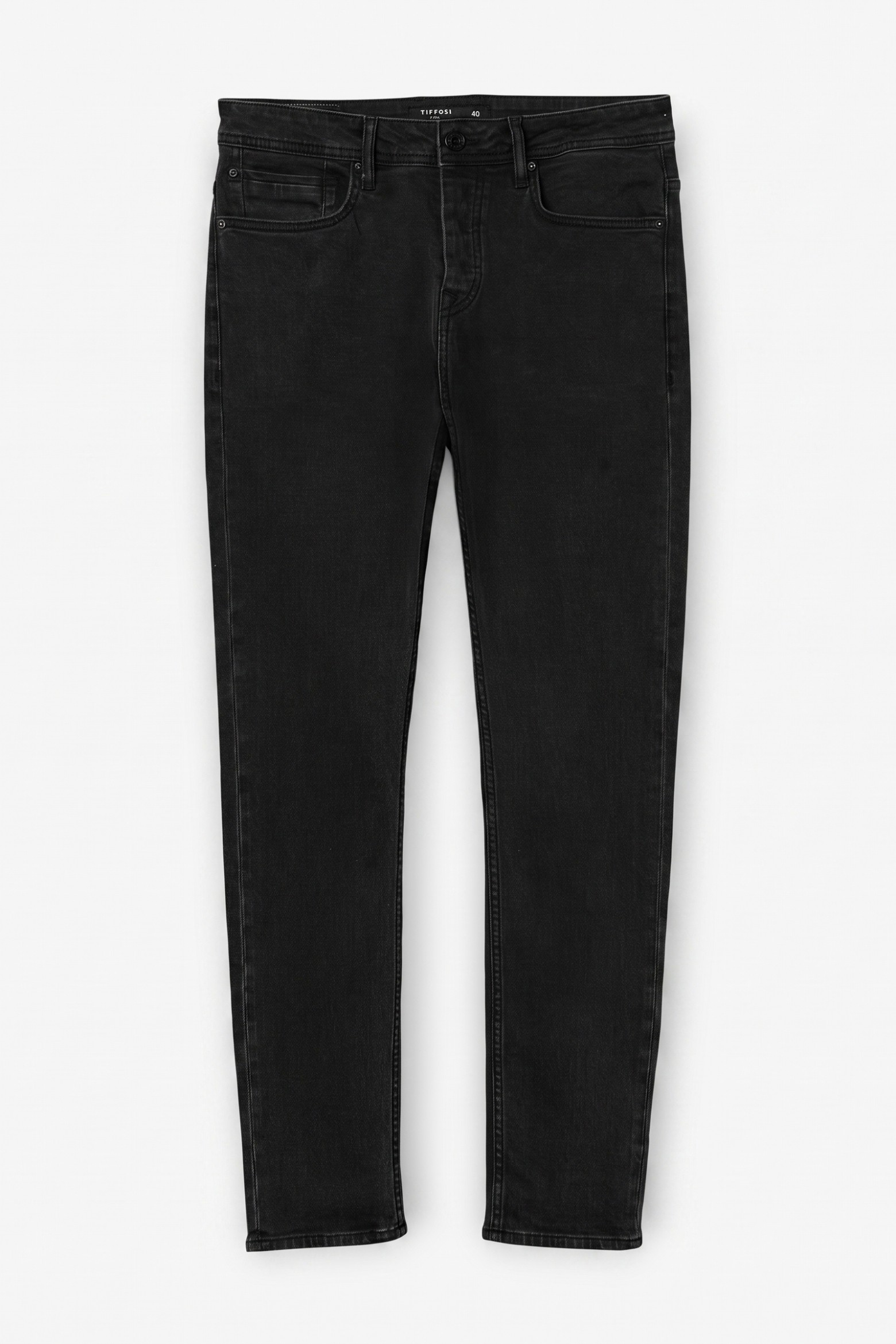 Jeans pretos corte tapered