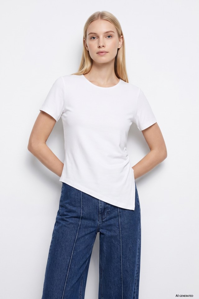 Camiseta blanca corte asim�trico