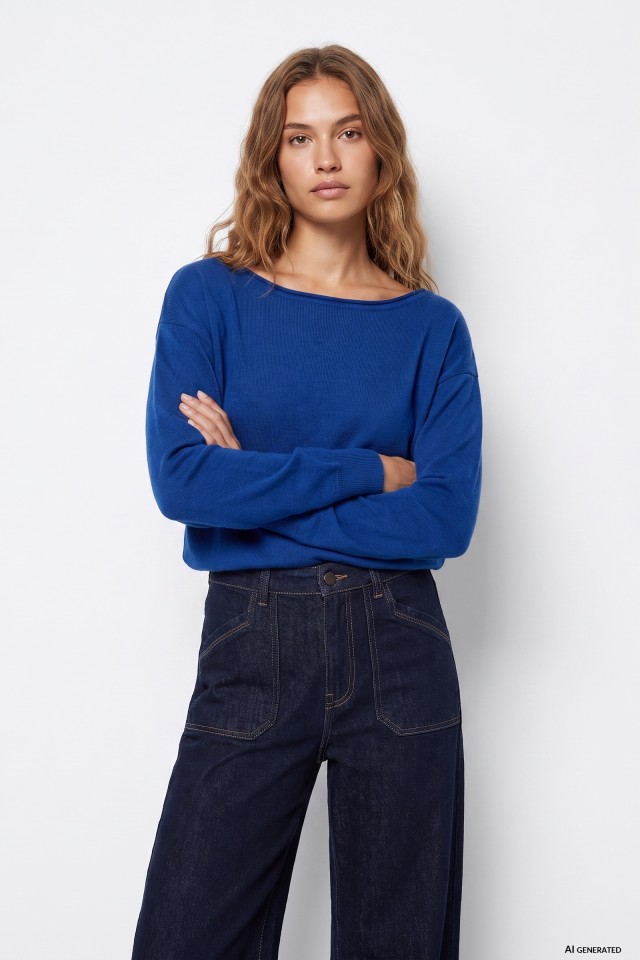 Camisola azul com corte largo