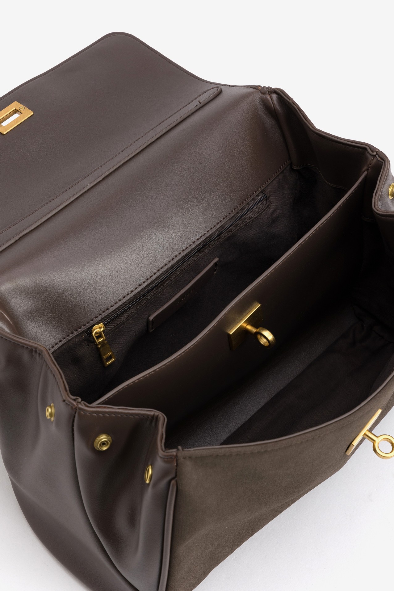 Bolso marr�n oscuro cl�sico