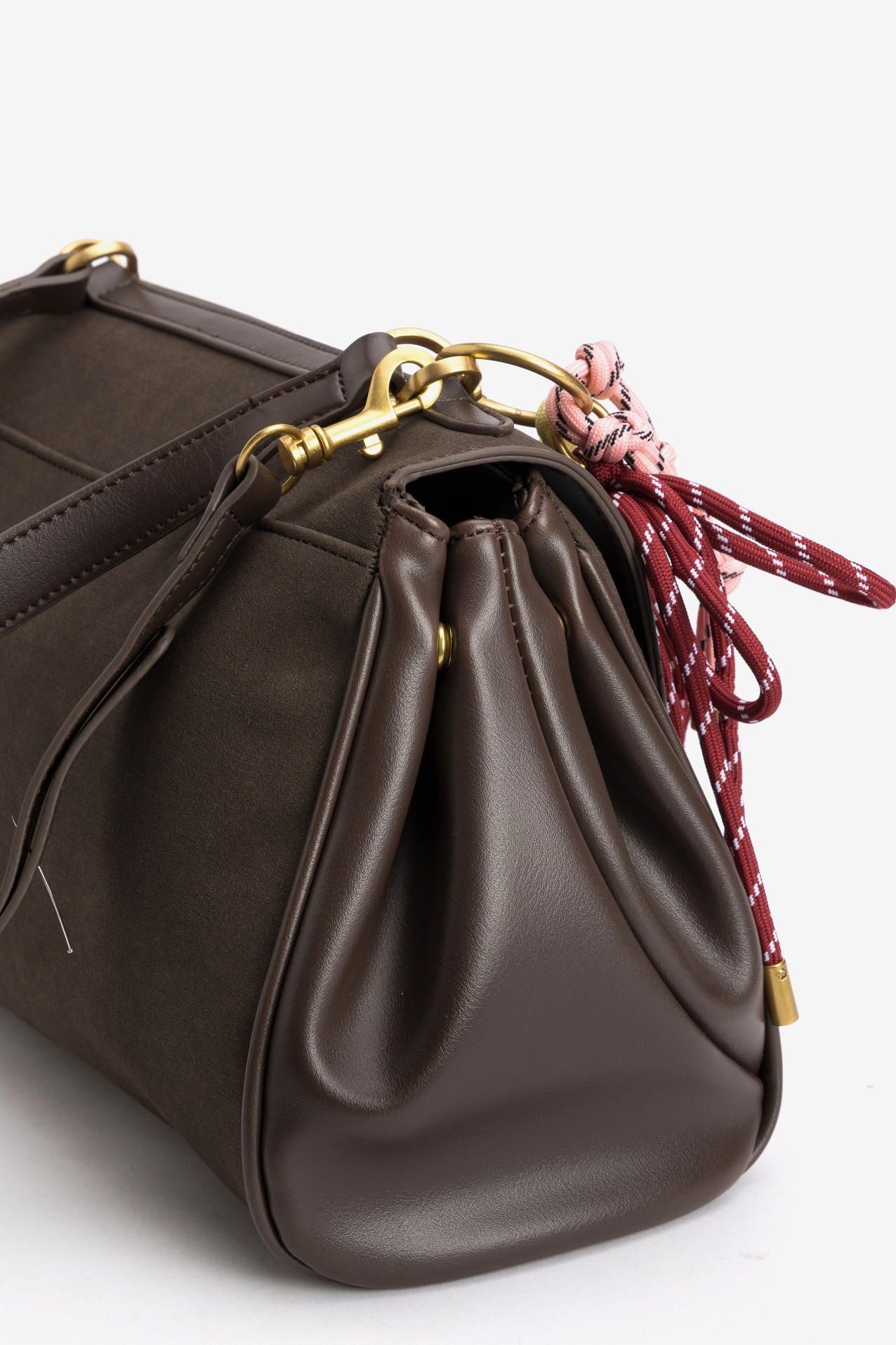 Bolso marr�n oscuro cl�sico