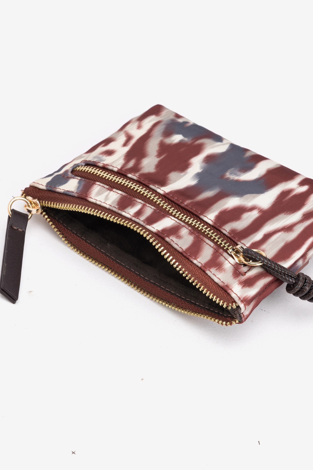 Monedero estampado marr�n moderno