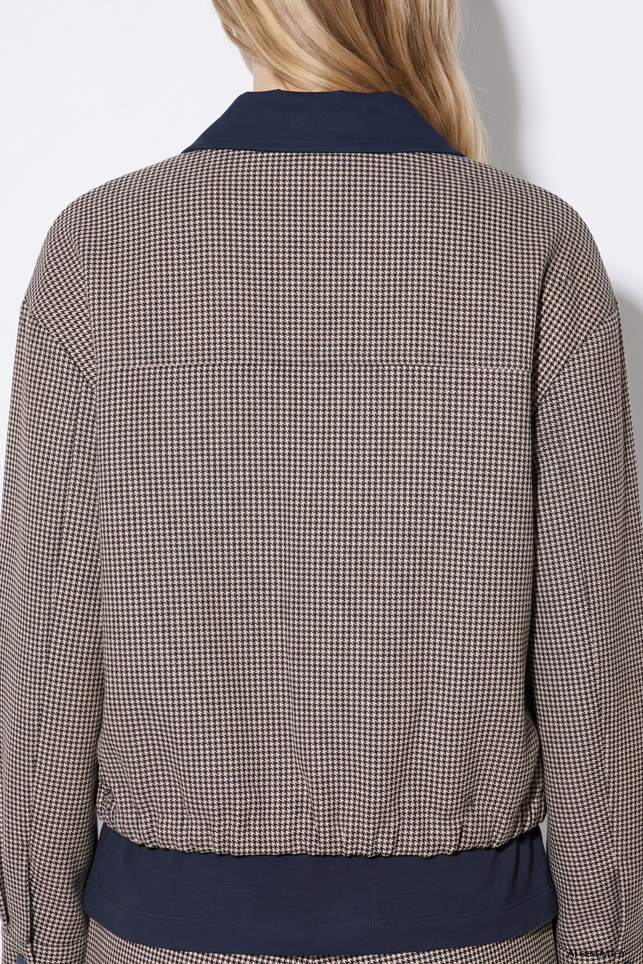 Casaco oversized gola azul