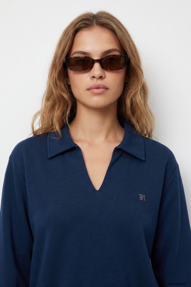 Navy Sweatshirt With Collar Navy Sweatshirt With Collar