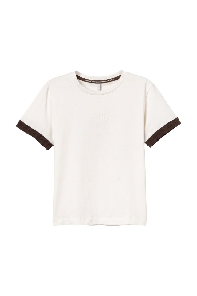 T-shirt bege com detalhes T-shirt bege com detalhes