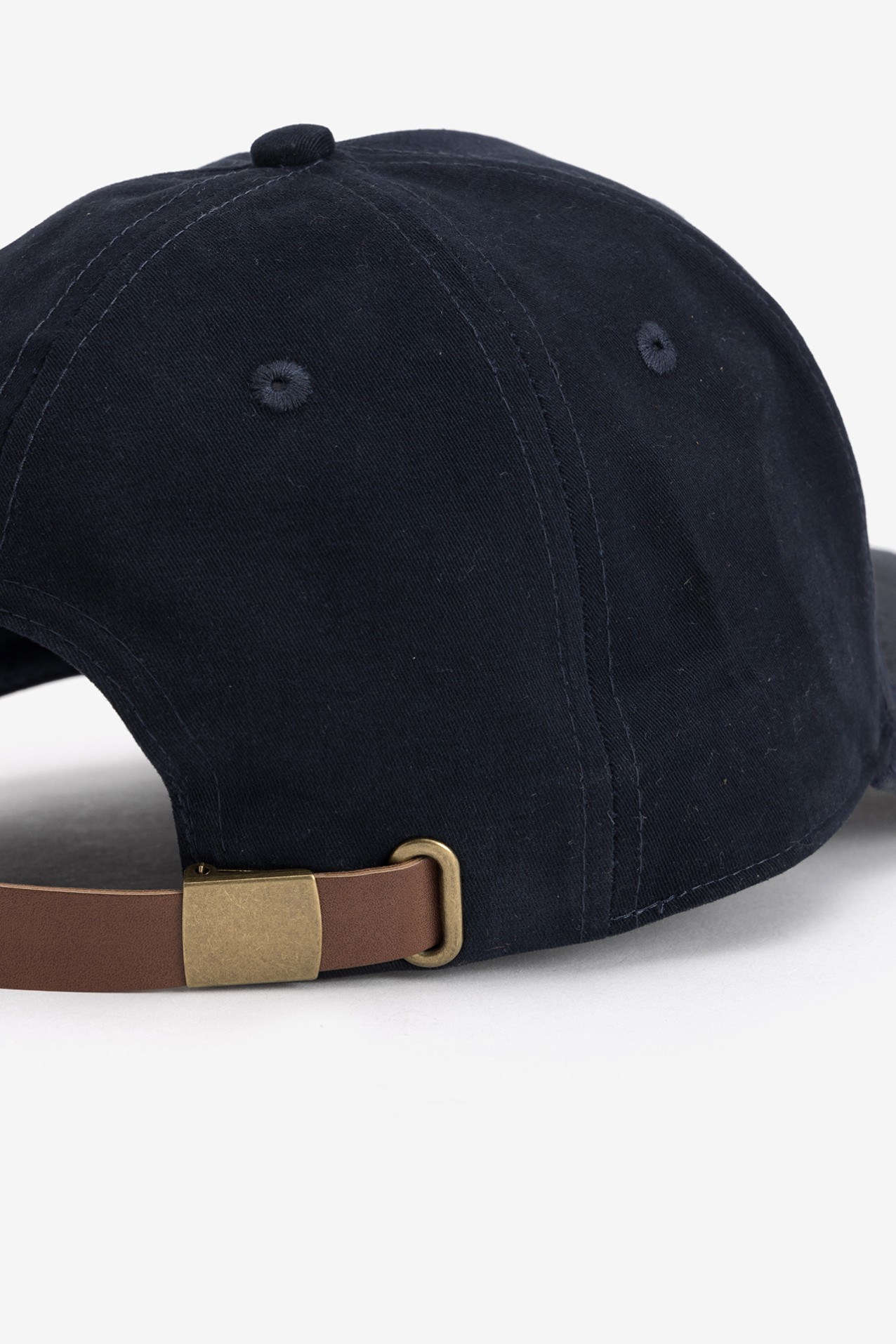 Chap�u azul marinho escuro