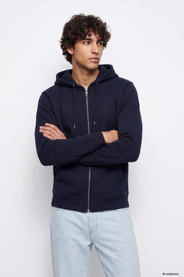 Sudadera azul con capucha
