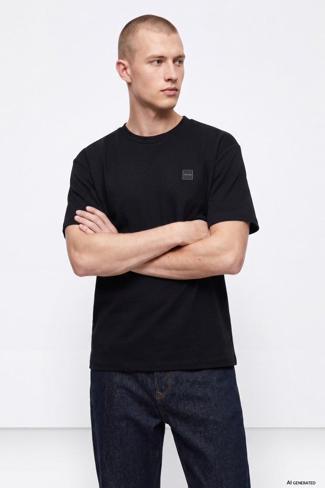 T-shirt straight preta casual