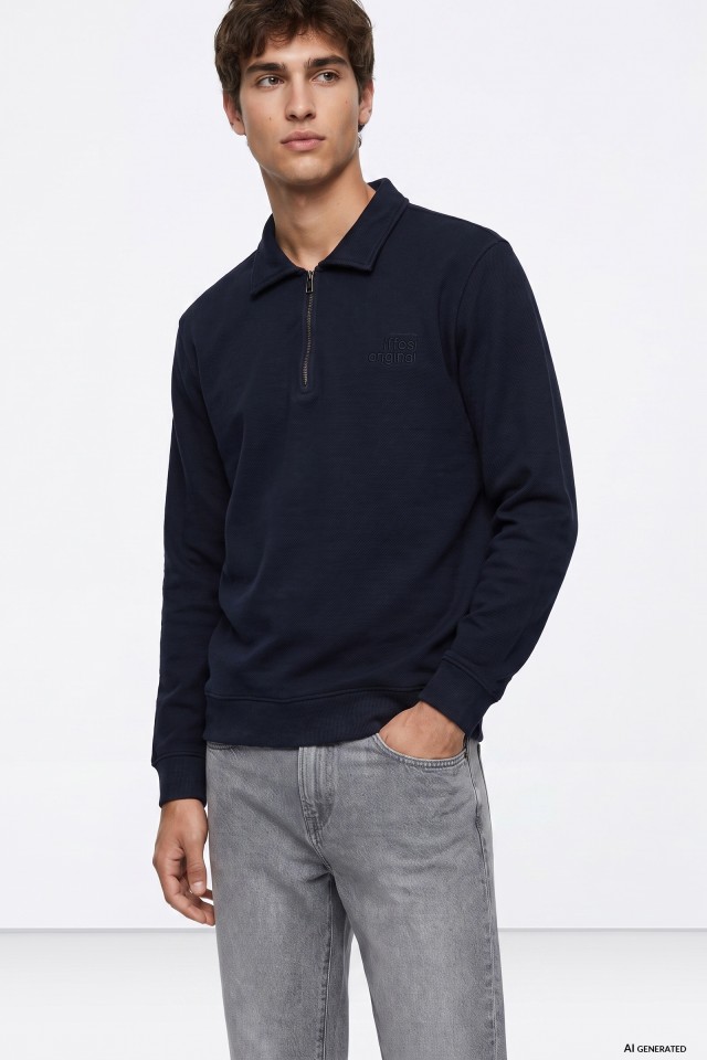 Sudadera azul con cremallera