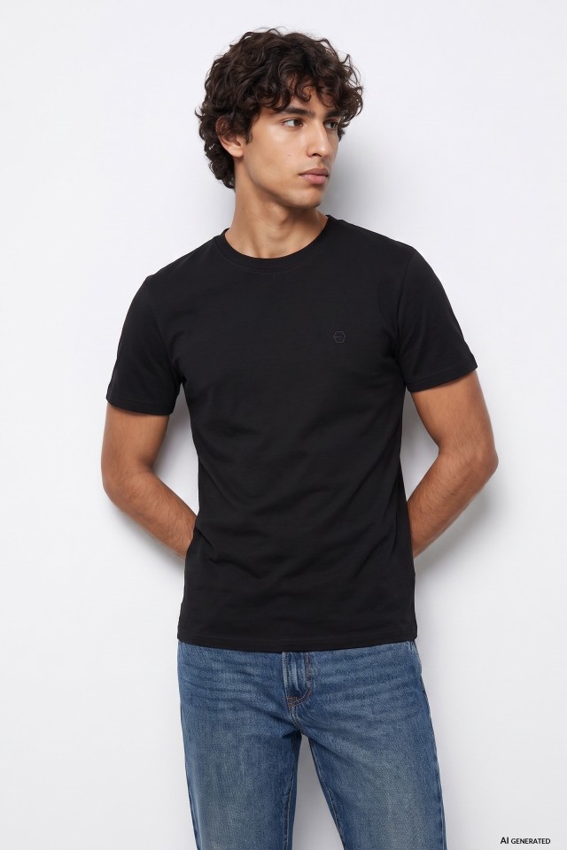 T-shirt preta manga curta