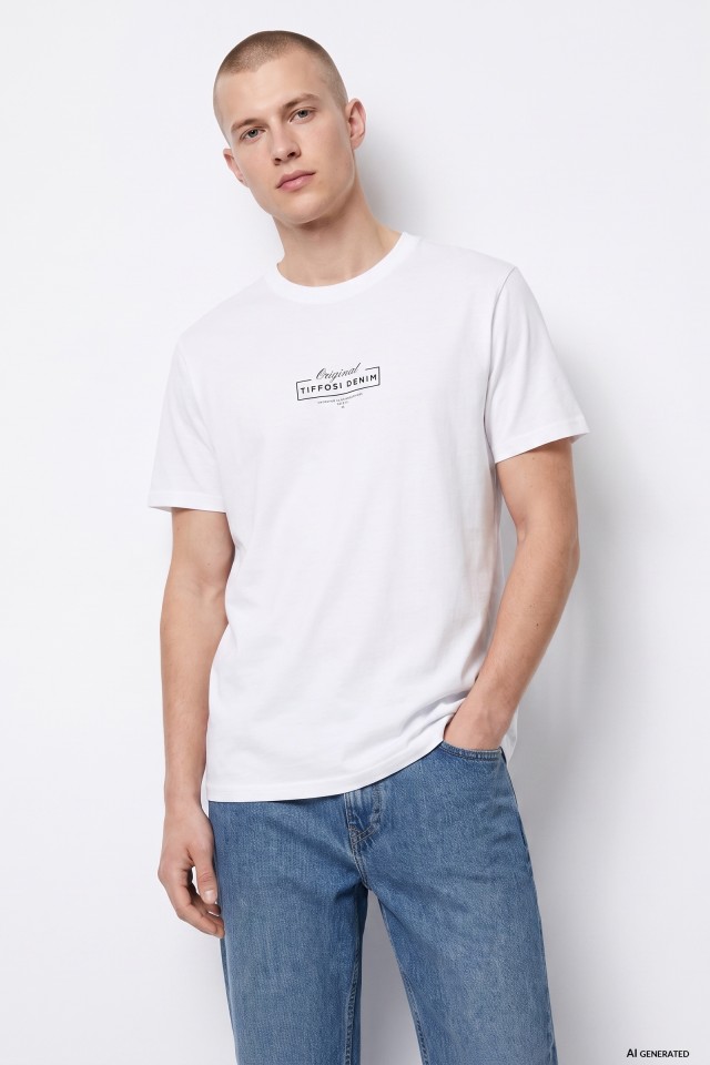 Camiseta blanca minimalista