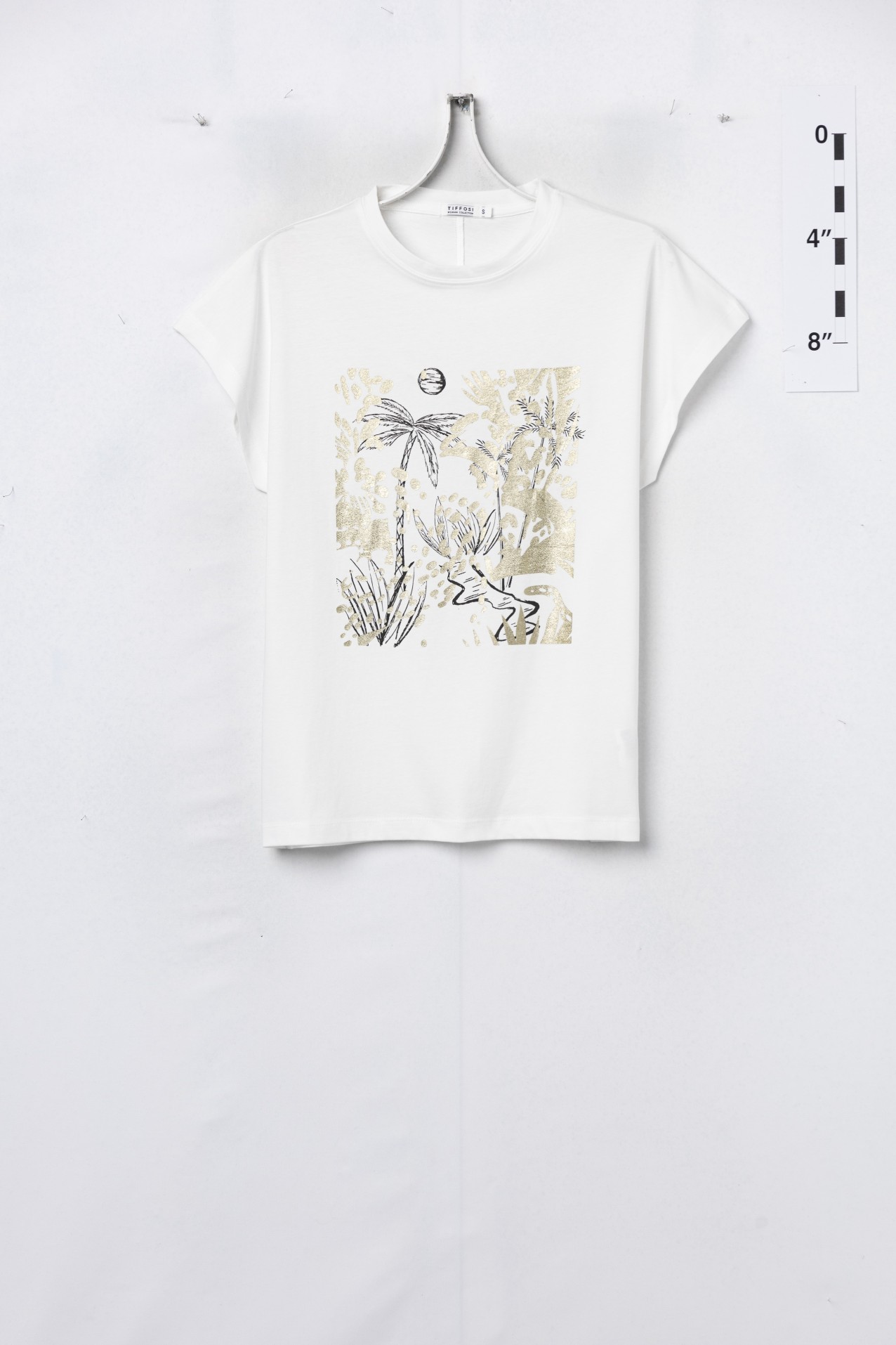 T-shirt cru ilustra��o frontal