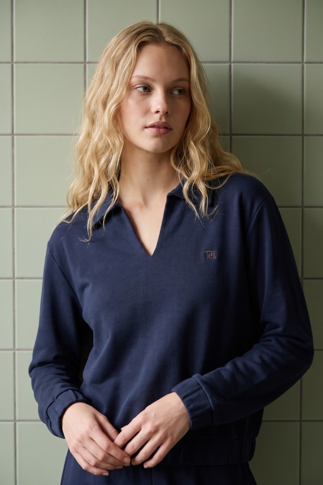Sweatshirt azul gola aberta Sweatshirt azul gola aberta