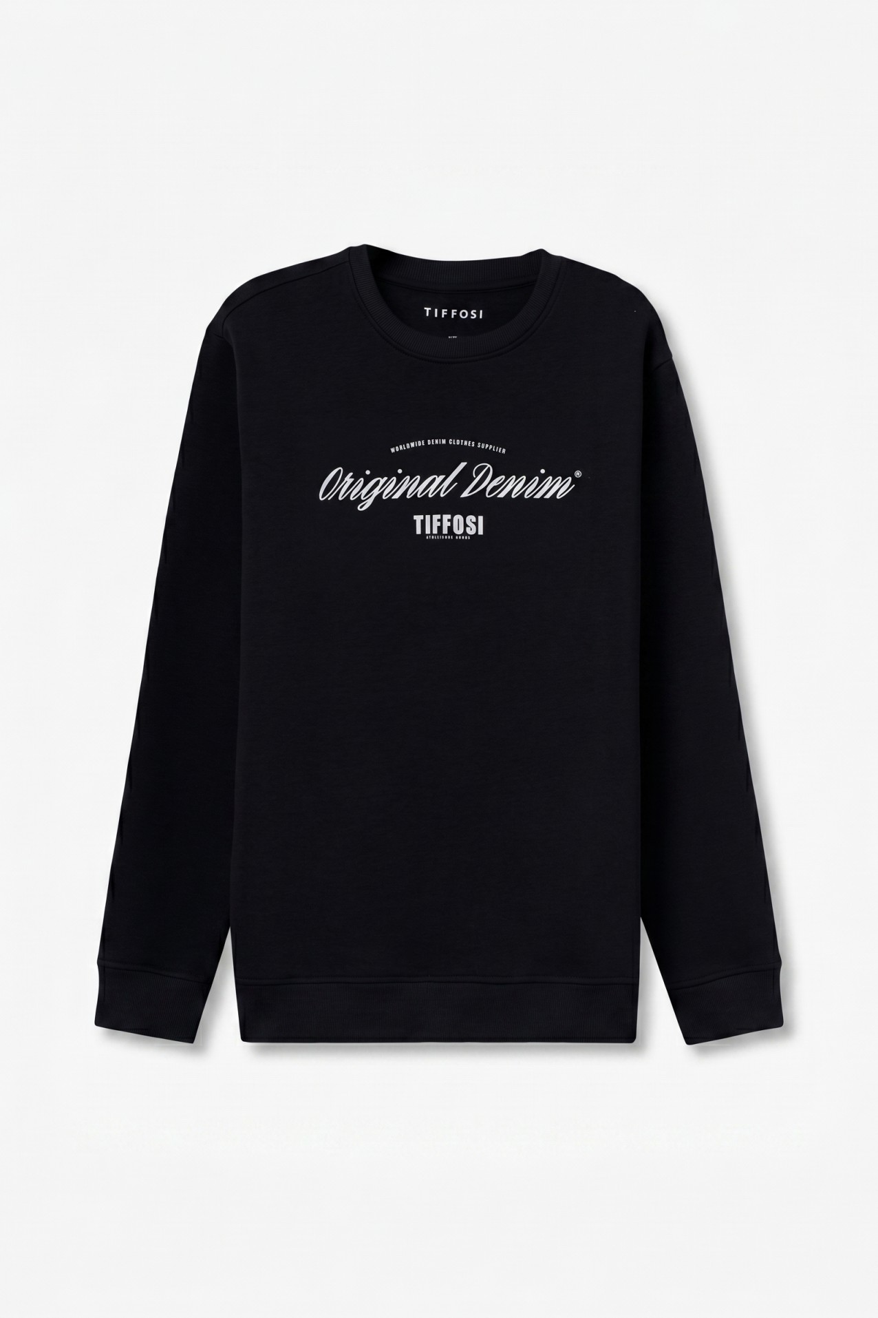 Sudadera negra estilo casual