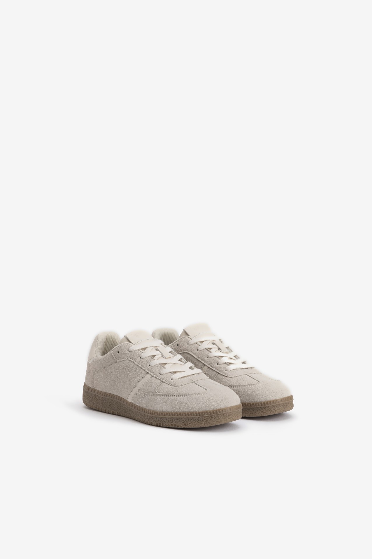 Cru Low-Top Trainers