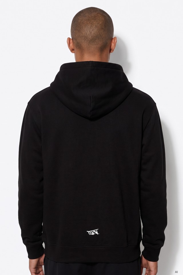 Sudadera negra con capucha Sudadera negra con capucha