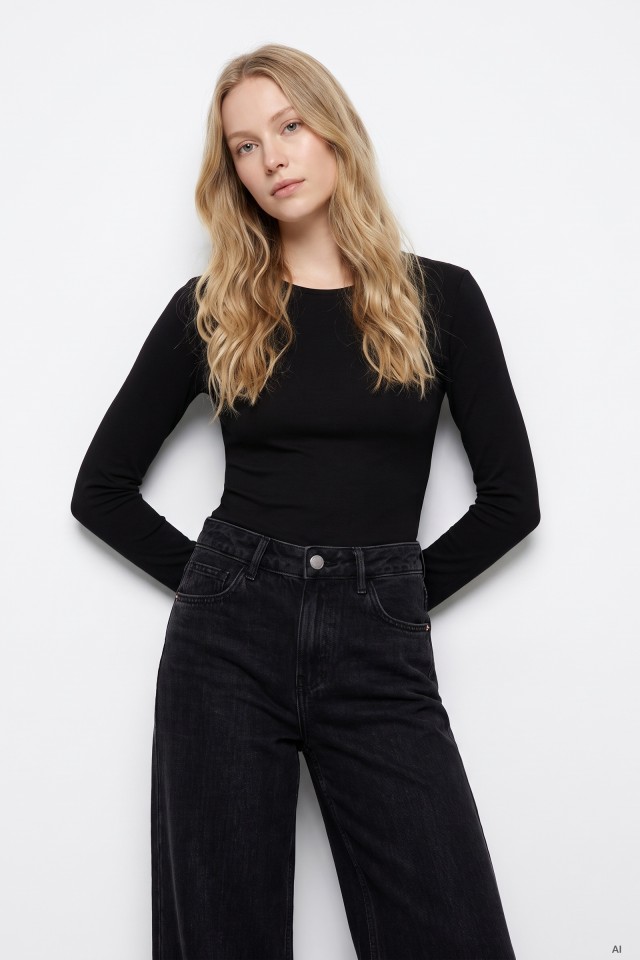 Black Fitted Long-Sleeve T-Shirt Black Fitted Long-Sleeve T-Shirt