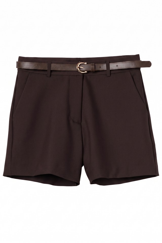 Shorts chocolate con cinturón Shorts chocolate con cinturón