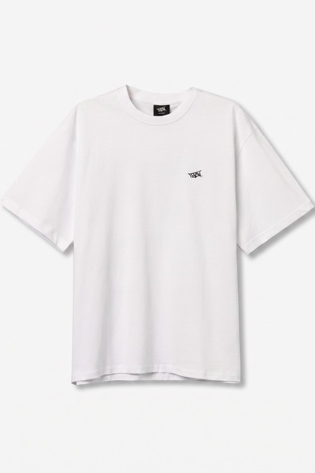 T-shirt branca oversize minimal T-shirt branca oversize minimal