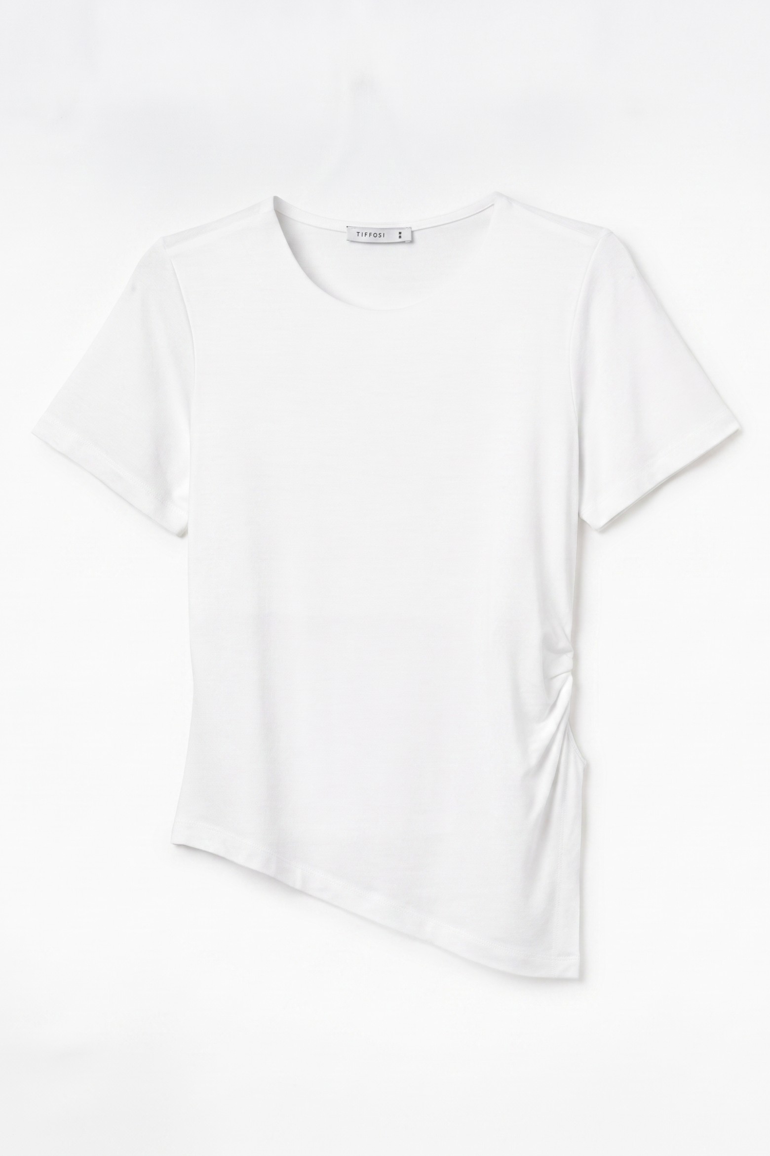 Camiseta blanca corte asim�trico