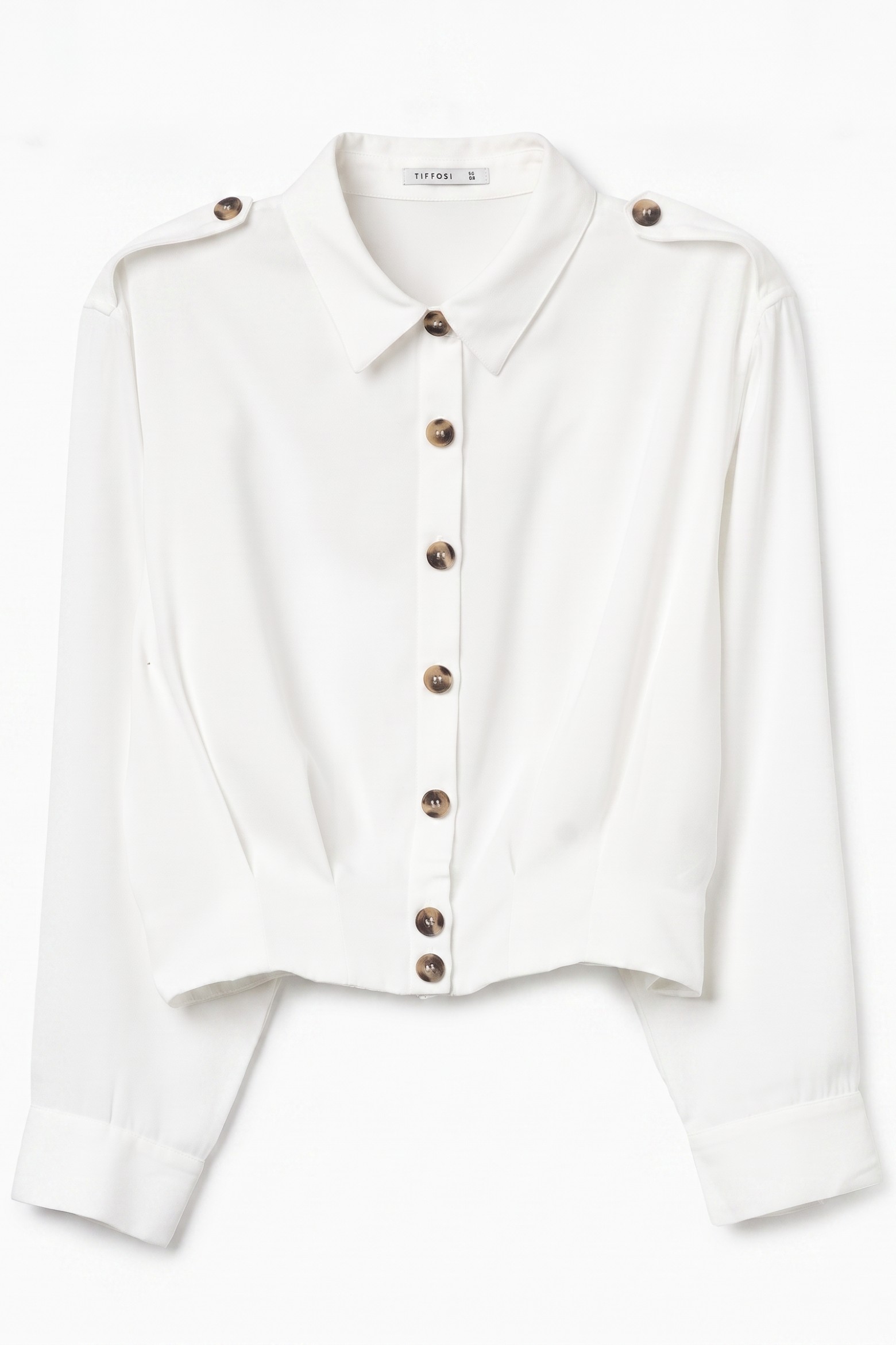 Camisa beige botones grandes