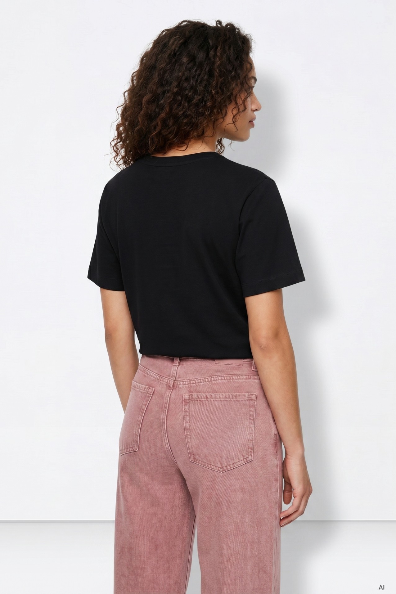 Camiseta negra estampada corta