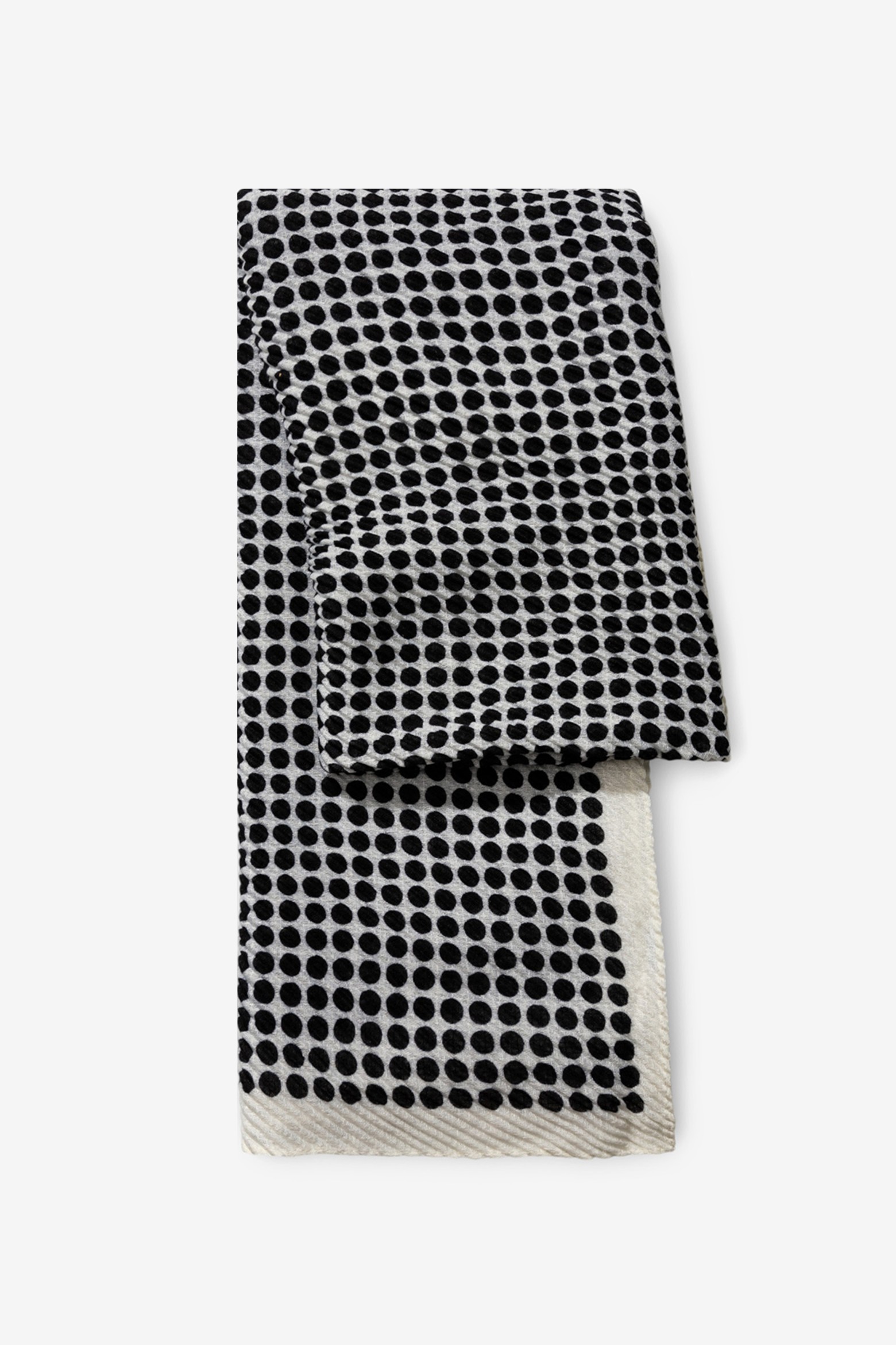 Lenço de bolas preto e branco