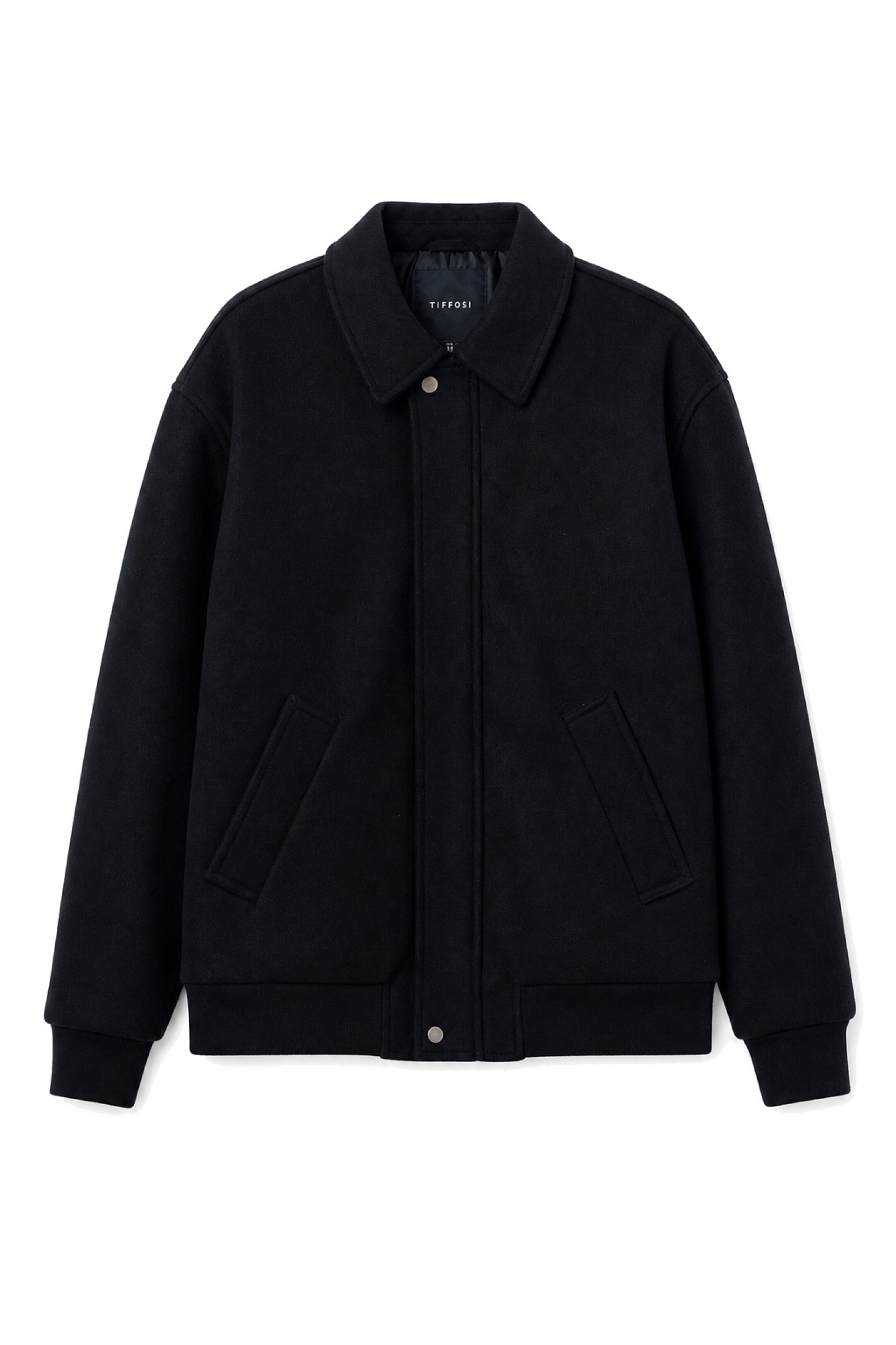 Casaco preto de gola cl�ssica