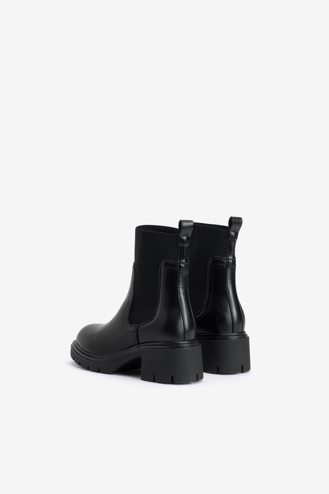 Botim preto chunky moderno